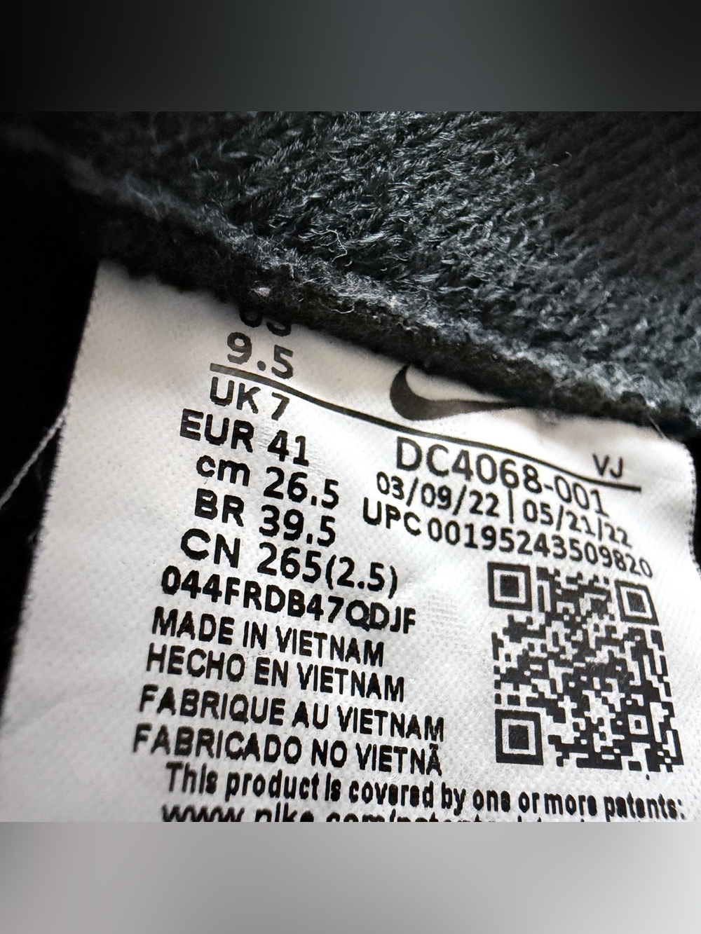Nike Air Max Dawn, Black and White Air Cushion Running Sneakers - Picture 9 of 10